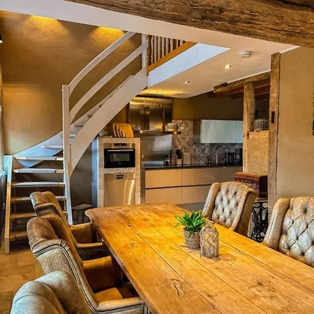 Lemora Holiday home *